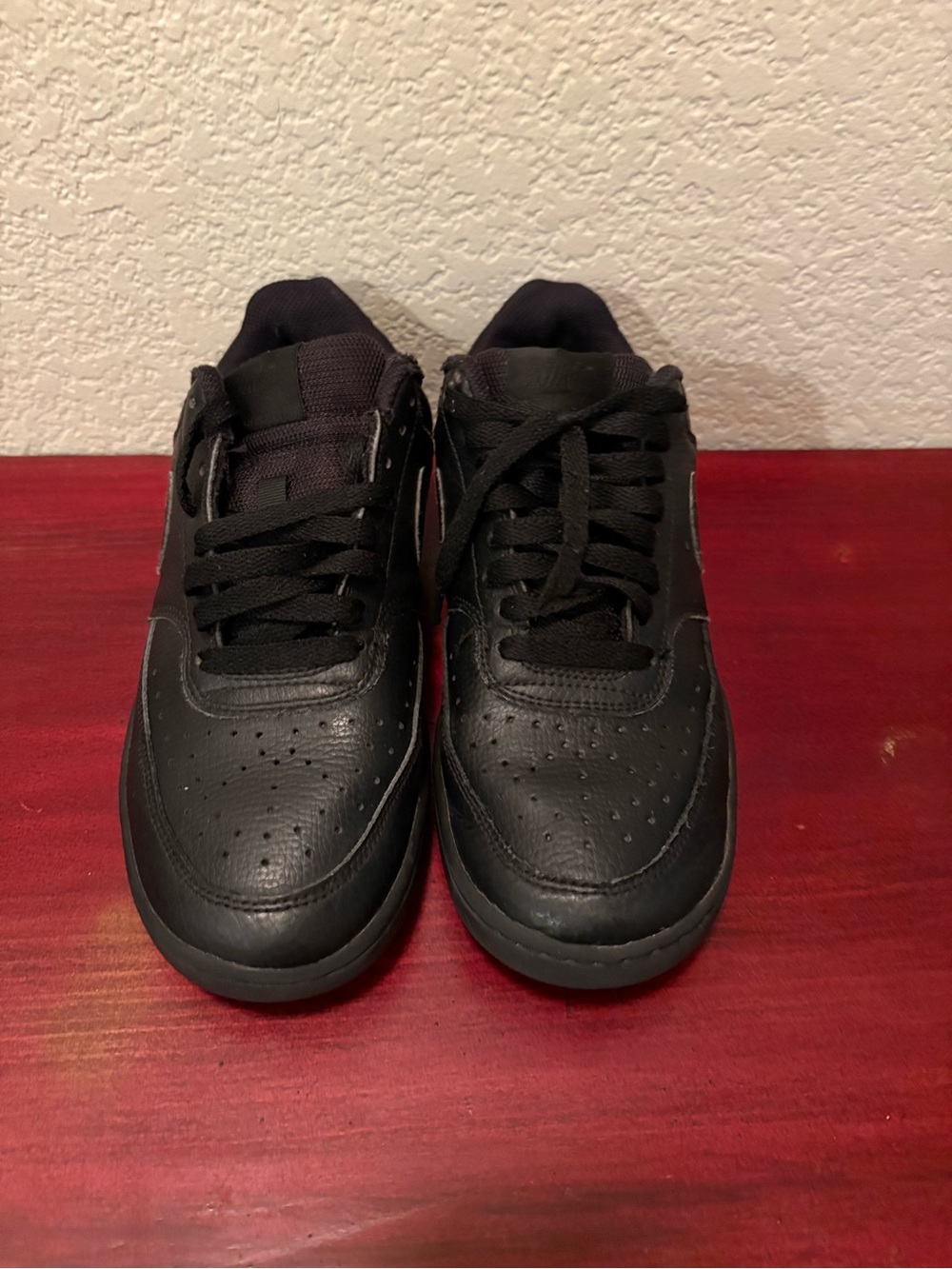 Nike Men’s Black Leather Low-Top Sneakers